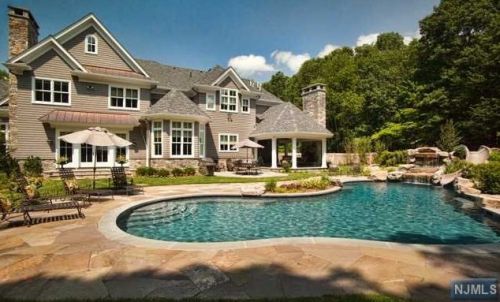 32 Ackerman Rd, Upper Saddle River, NJ 07458-2602