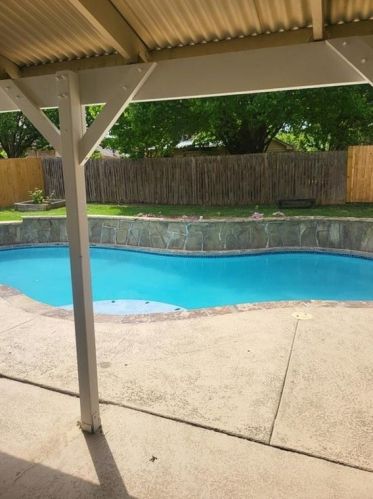 1525 Stratford Dr, Midlothian TX  76063-3357 exterior
