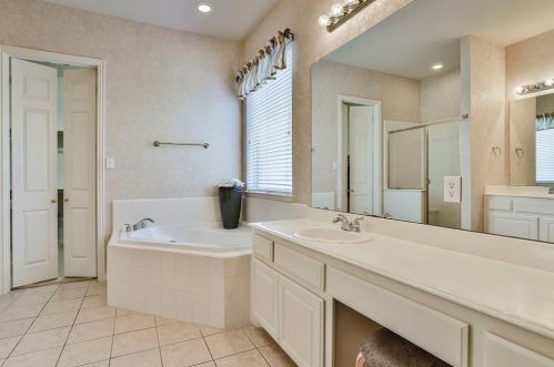 8020 Ocean Dr, Fort Worth TX  76123-1895 exterior