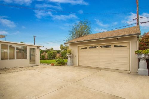 1551 Beacon Ave, Anaheim CA  92802-1313 exterior