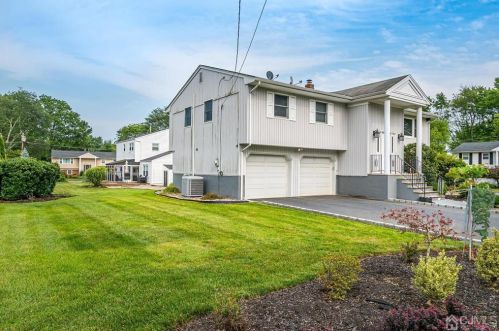 14 Eagle Rd, Edison, NJ 08820-2749