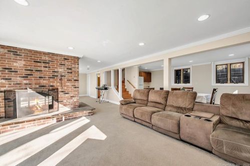 1435 Tuttle Ave, Wallingford CT  06492-3320 exterior
