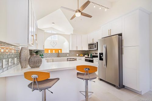 650 Kaulana Pl, Honolulu HI  96821-2533 exterior