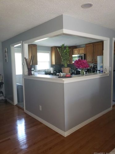 461 Wall St, Hebron CT  06248-1330 exterior