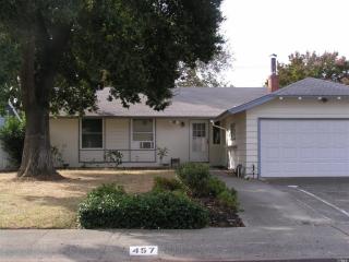457 Cottonwood St, Vacaville, CA 95688-2634