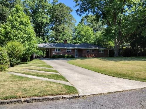 2790 Glenbriar Dr, Atlanta GA  30345-2622 exterior