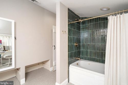 5835 Broad St, Trenton NJ  08620-9508 exterior