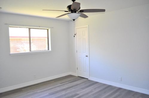 37 Colony Sq, Angleton TX 77515-3644 exterior