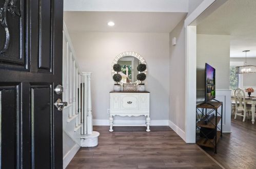 9865 Country Meadow Dr, Stockton, CA 95209-5141