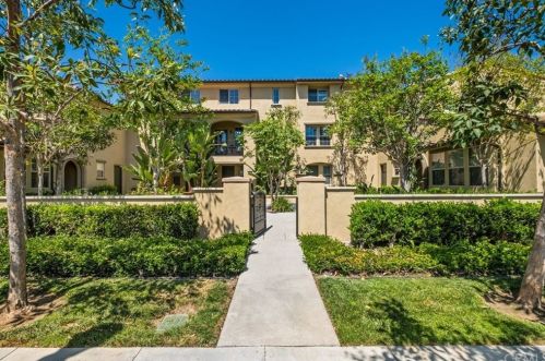 26 Full Moon, Irvine CA  92618-8843 exterior