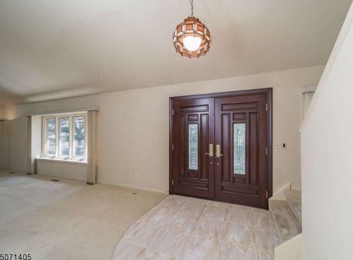31 Lord Stirling Dr, Morristown, NJ 07960-2505