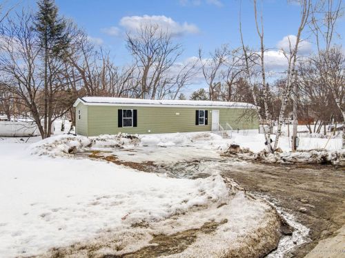 13 Kelley St, Fairfield, ME 04937-1205