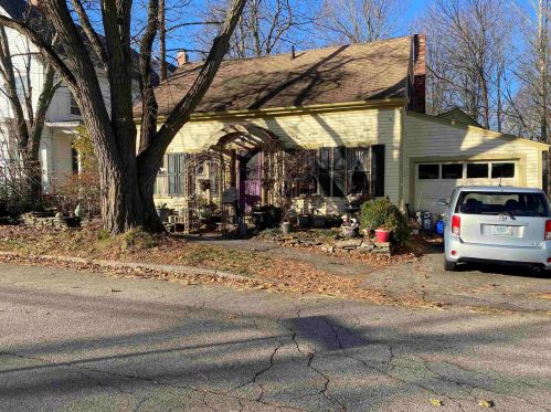 53 Prospect St, Somersworth, NH 03878-2728