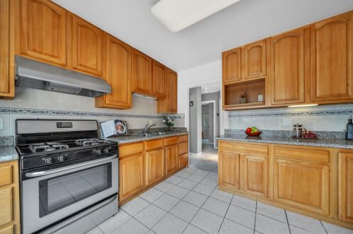 1163 Bowdoin St, San Francisco, CA 94134-1803