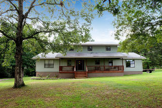 2085 Walls Cir, Trenton, GA 30752-5625