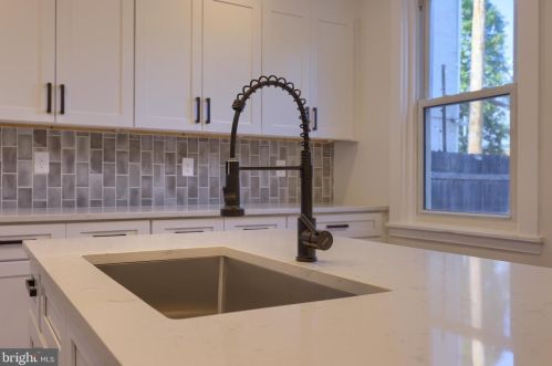 21 Mary St, Lancaster PA  17603-3424 exterior