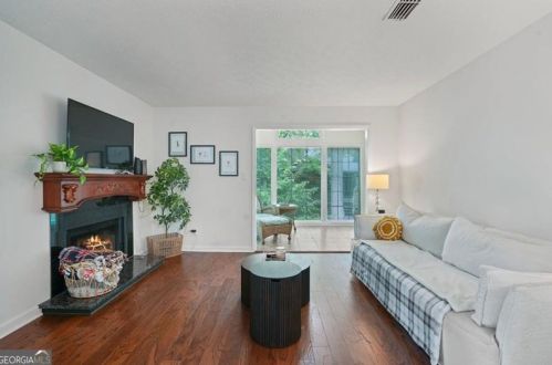 603 Country Park Dr, Smyrna GA  30080-8220 exterior
