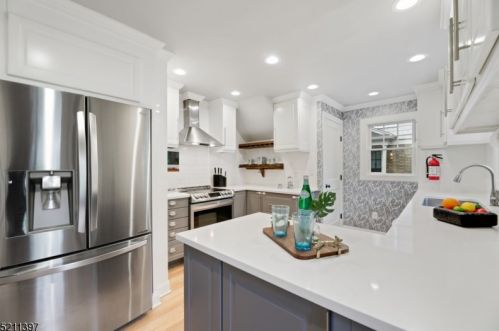 54 Kendal Ave, Maplewood NJ  07040-1143 exterior