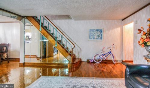 124 Fariston Dr, Philadelphia PA 19120-1007 exterior