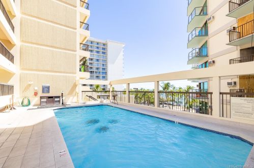 2470 Kalakaua Ave, Honolulu HI  96815-3265 exterior