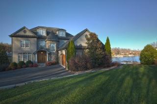 215 Pointe Dr, Penhook, VA 24137-2409
