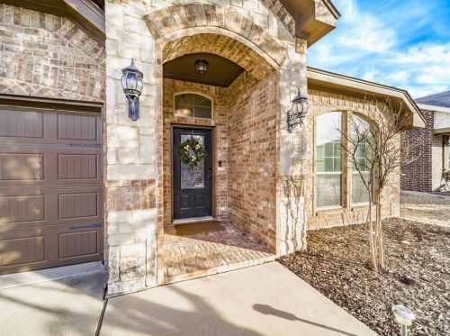 5928 Paddlefish Dr, Fort Worth, TX 76179-7634
