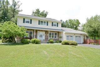 196 Schilke Ln, Millstone, NJ 08844-5147
