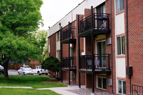 5995 Hampden Ave, Denver CO  80227-5417 exterior