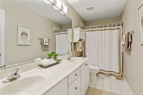 470 Muirfield Ln, Bannockburn IL  60015-3880 exterior