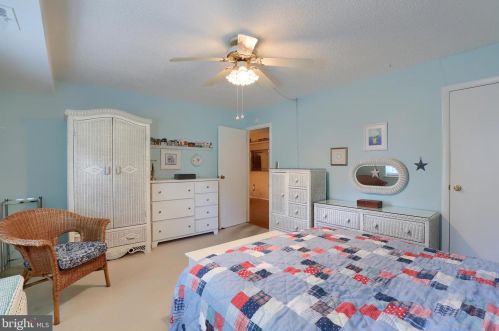 11 Valleybrook Dr, Lancaster PA  17601-4615 exterior