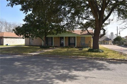 1402 Alford Dr, Vaughan, TX 76645-2337