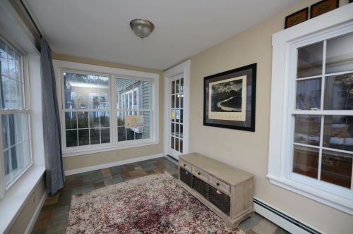 10 Roby Rd, Nashua, NH 03064-1732