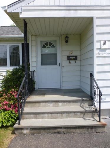 17 Jillson Cir, Waterbury, CT 06708-1804