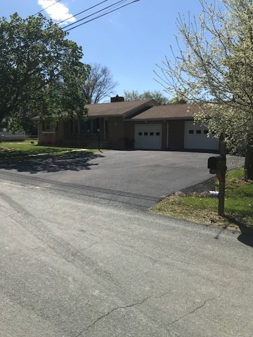19 Georganna Dr, Sherando, VA 22952-2507