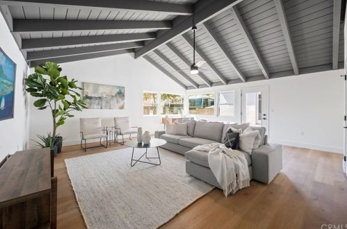 4827 Greenmeadows Ave, Torrance CA  90505-5509 exterior