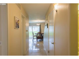 5200 Erickson Ave, Beaverton OR  97005-3849 exterior