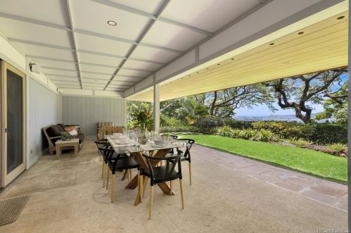 2659 Tantalus Dr, Honolulu HI  96813-1202 exterior