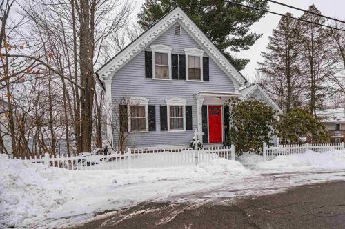 13 Myrtle St, Somersworth, NH 03878-2226