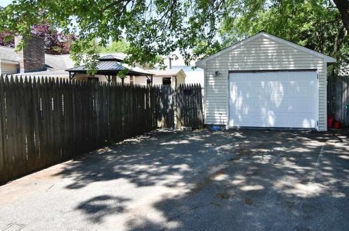 70 Brookdale Ave, Warwick, RI 02889-2437