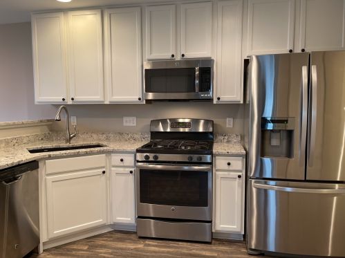 729 Vine St, Pingree Grove, IL 60140-5619