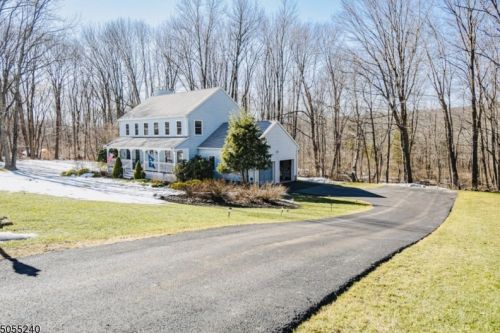 7 Maple Pl, Andover, NJ 07821-5805