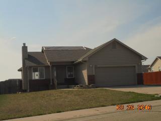 1201 Trail Ridge Dr, Derby, KS 67037-7934