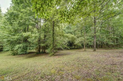 147 Lakeview Rd, Jackson, GA 30233-5218