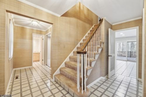 48 Skyline Dr, Warren, NJ 07059-6718