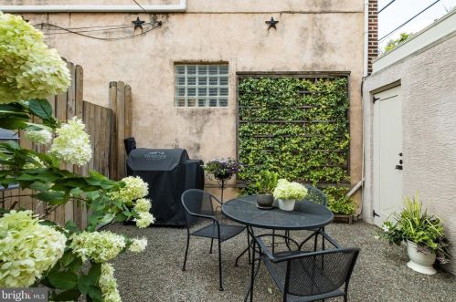 532 22nd St, Philadelphia PA 19140-4703 exterior