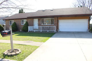 1085 Quail Dr, Bradley, IL 60915-1339