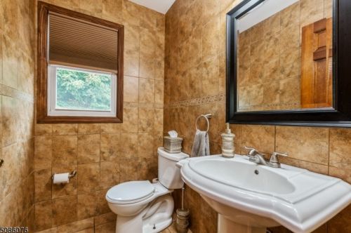 149 Reservoir Ave, Dover NJ  07869-1044 exterior
