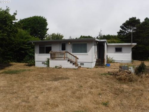 88343 2nd Ave, Florence, OR 97439-9121