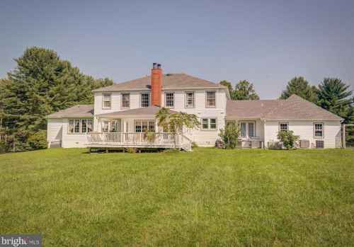 726 Gouldman Ln, Great Falls, VA 22066-2905
