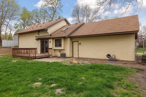 1131 Goodview Ave, Saint Paul MN  55128-6129 exterior